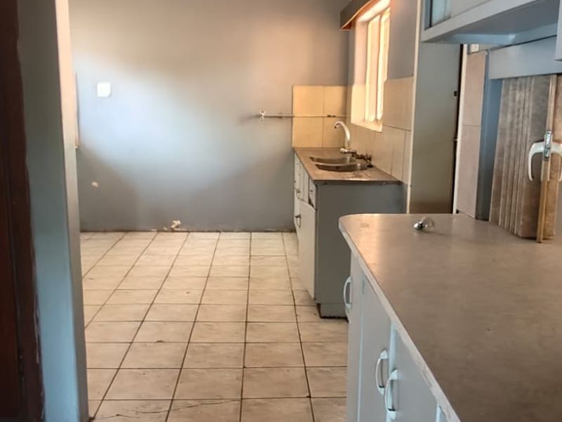 Cosy family home for sale in Sasolburg - Photo 3