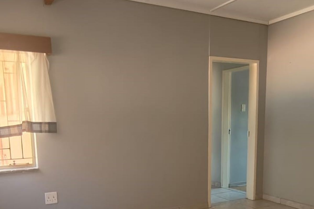 Cosy family home for sale in Sasolburg - Photo 2
