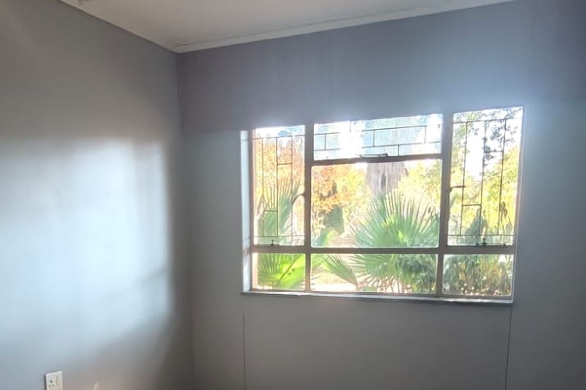 Cosy family home for sale in Sasolburg - Photo 4