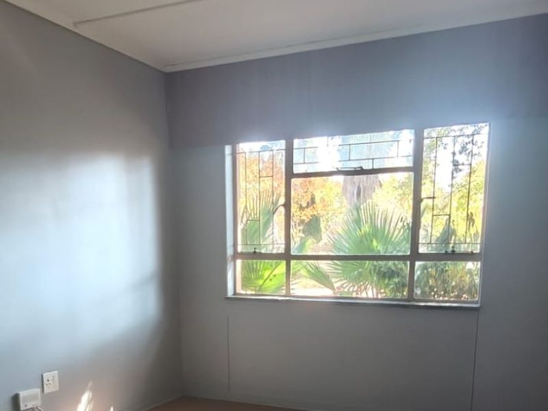 Cosy family home for sale in Sasolburg - Photo 4