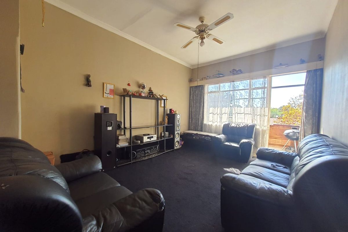 Lovely big Apartment ideal for Investors. - Photo 2