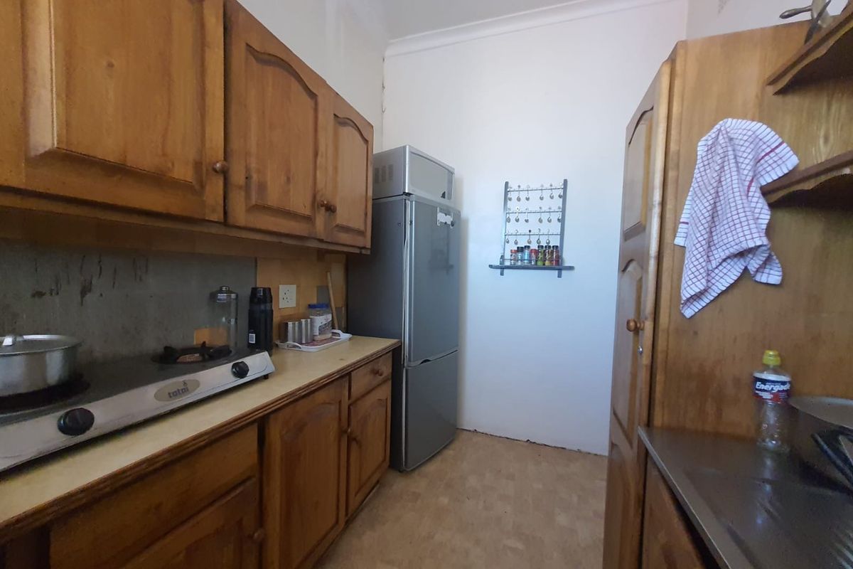Lovely big Apartment ideal for Investors. - Photo 3