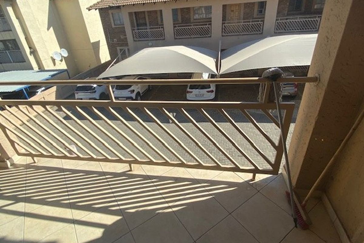 Spacious and Secure Apartment in Rensburg, Heidelberg - Photo 2