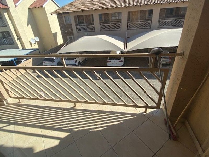 Spacious and Secure Apartment in Rensburg, Heidelberg - Photo 2