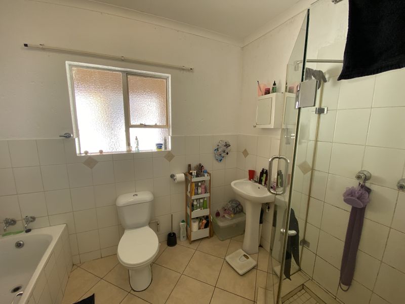 Spacious and Secure Apartment in Rensburg, Heidelberg - Photo 7