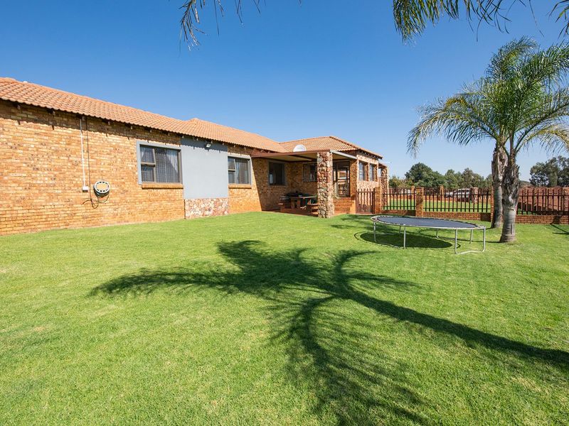 Serene Farm Living in Bothas Geluk, Nigel - 4-Bedroom Family Home with Modern Amenities - Photo 4