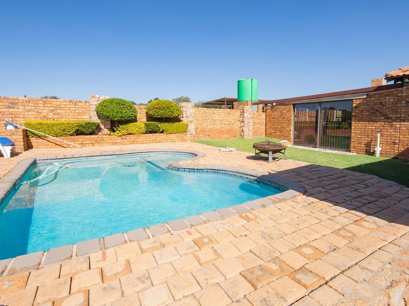 Serene Farm Living in Bothas Geluk, Nigel - 4-Bedroom Family Home with Modern Amenities - Photo 8