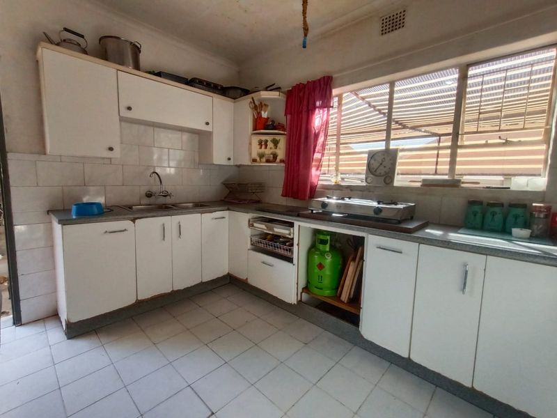 Perfect Investment for converting to Student Accommodation - Photo 4