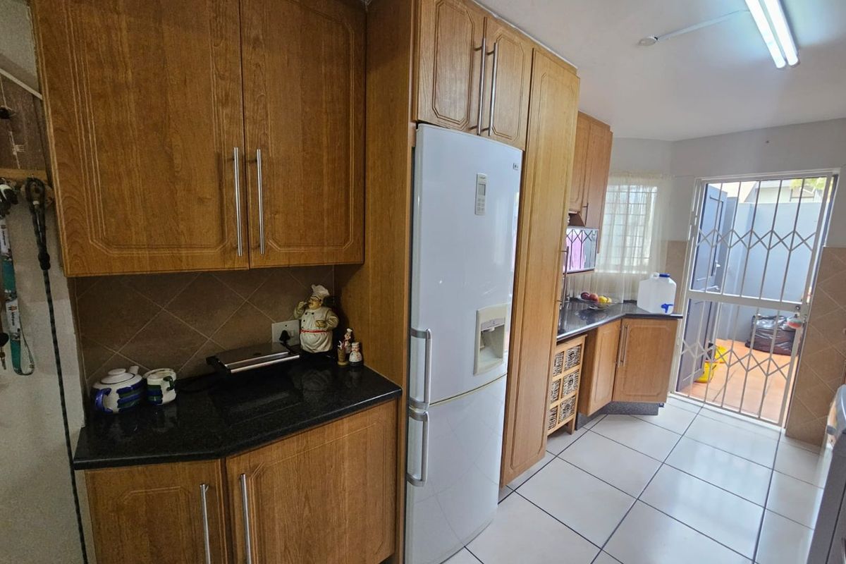 Beautifull duplex townhouse for sale in Sasolburg close to CBD - Photo 3