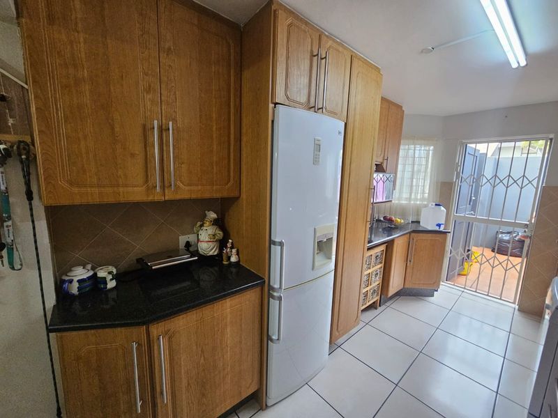 Beautifull duplex townhouse for sale in Sasolburg close to CBD - Photo 3