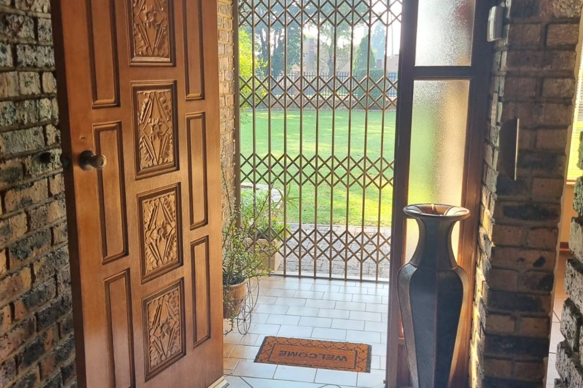 Beautiful & stylish family home at an unbelievable deal, including most of the furniture! - Photo 5