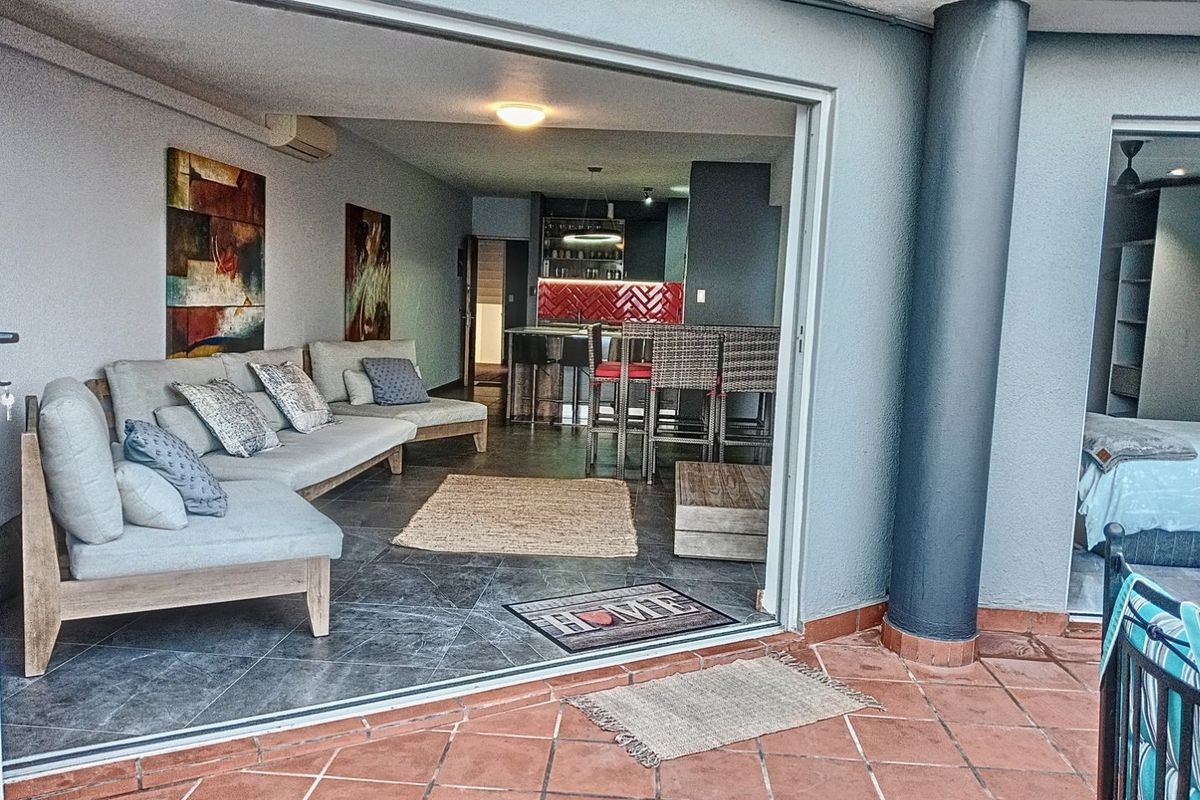 Beautiful Beachfront Apartment in Umdloti, North Coast of KwaZulu-Natal - Photo 5