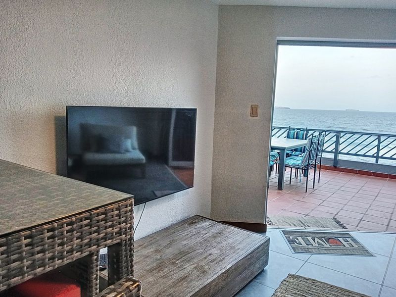 Beautiful Beachfront Apartment in Umdloti, North Coast of KwaZulu-Natal - Photo 10