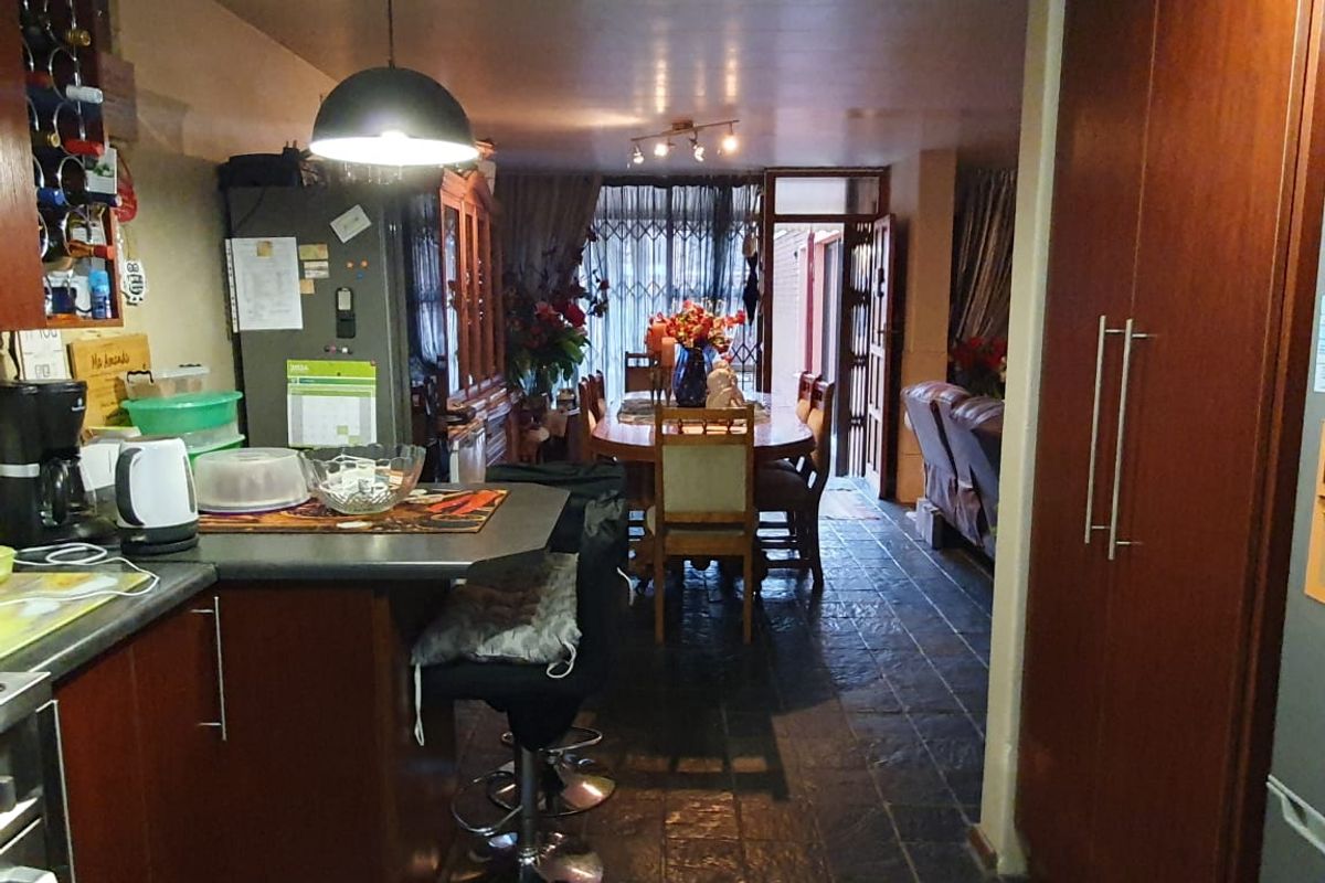 TOWNHOUSE FOR RENT In SW 1. - Photo 5