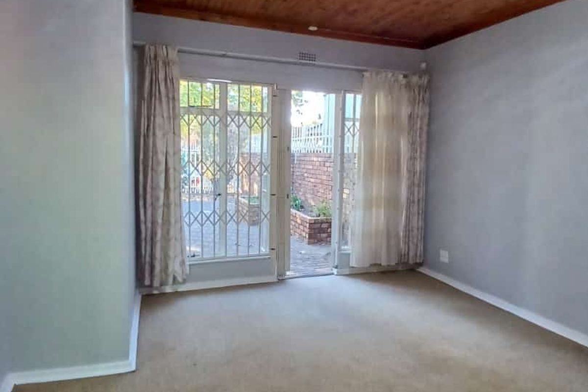 Facebrick townhouse to let in Sasolburg close to shopping centre - Photo 3