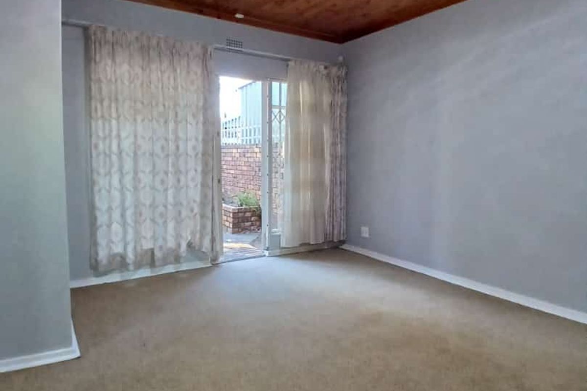 Facebrick townhouse to let in Sasolburg close to shopping centre - Photo 5