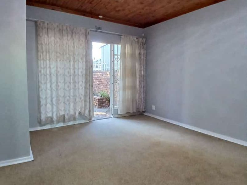 Facebrick townhouse to let in Sasolburg close to shopping centre - Photo 5