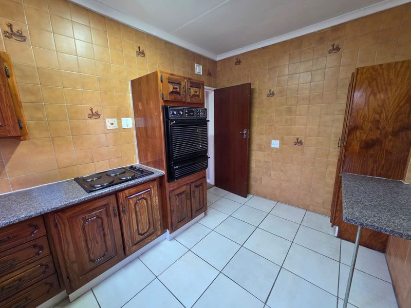 Facebrick townhouse to let in Sasolburg close to shopping centre - Photo 10