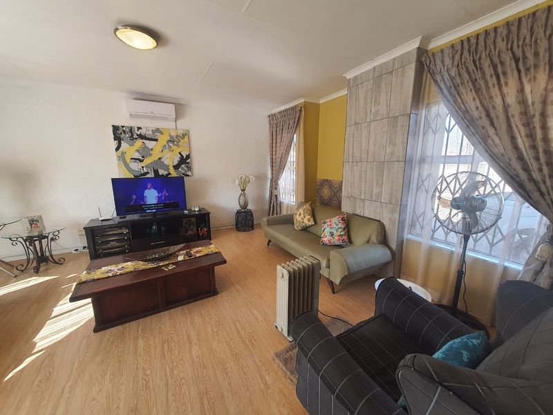 New To The Market, Beautiful Property In CE 4 - Photo 3