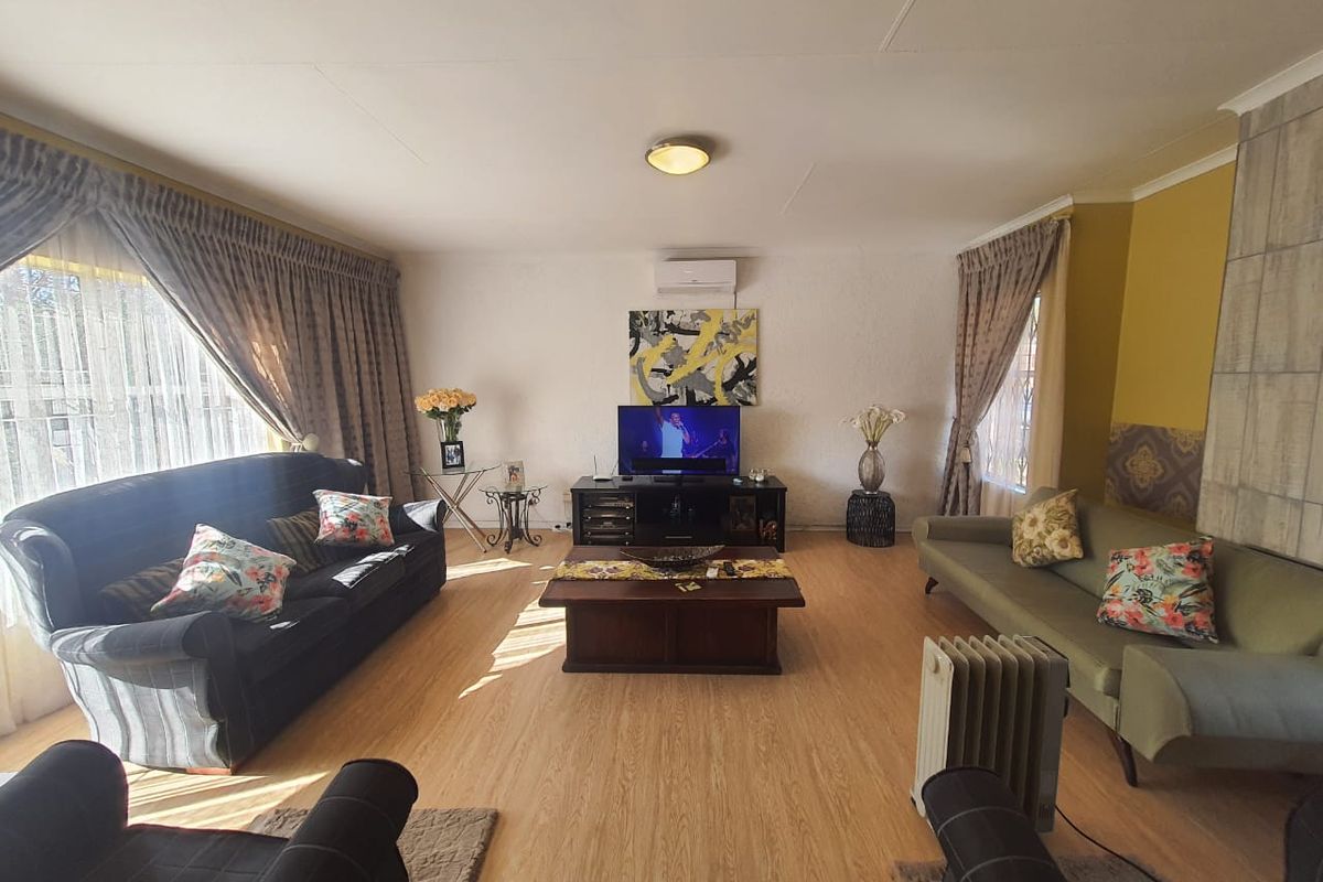New To The Market, Beautiful Property In CE 4 - Photo 4