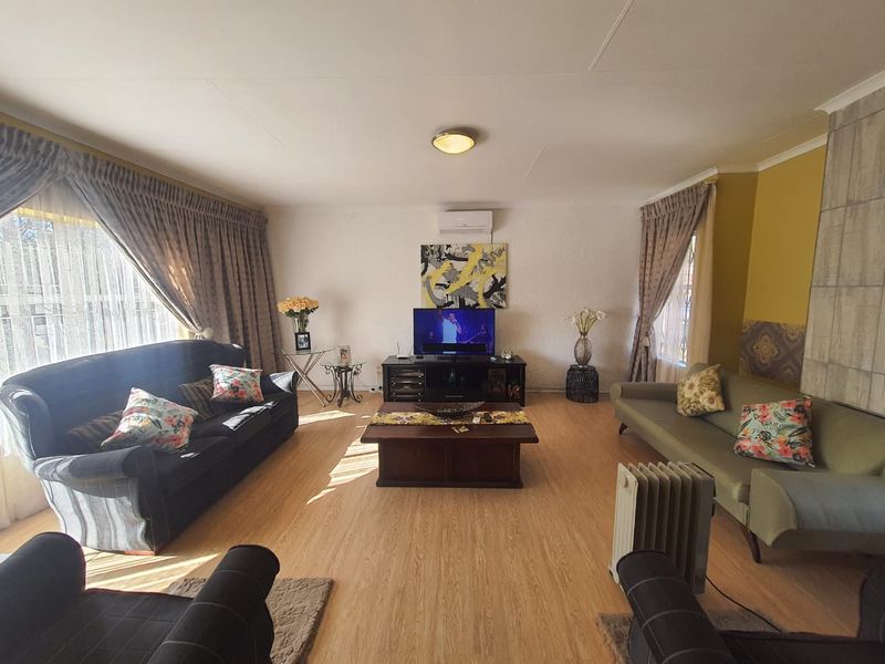 New To The Market, Beautiful Property In CE 4 - Photo 4