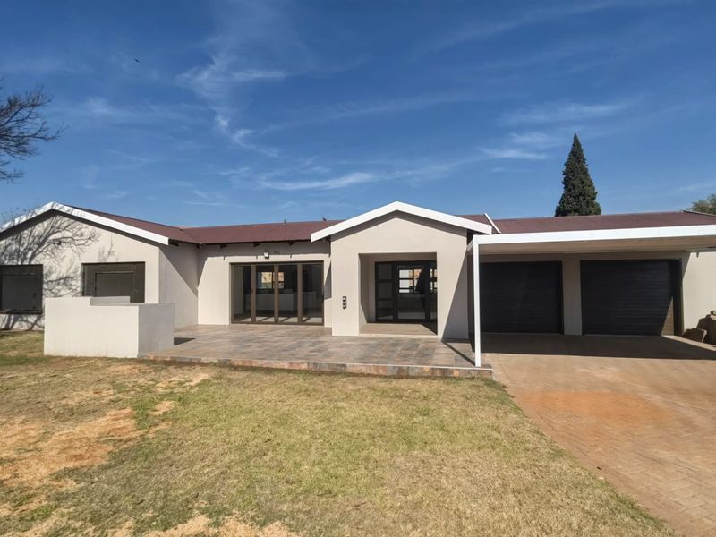 What a stunner!  Priced to go! - Photo 2