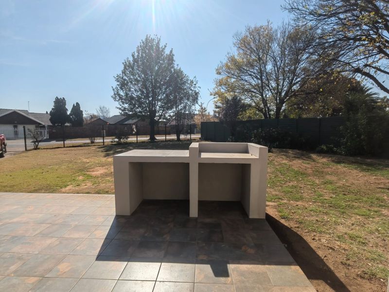 What a stunner!  Priced to go! - Photo 5