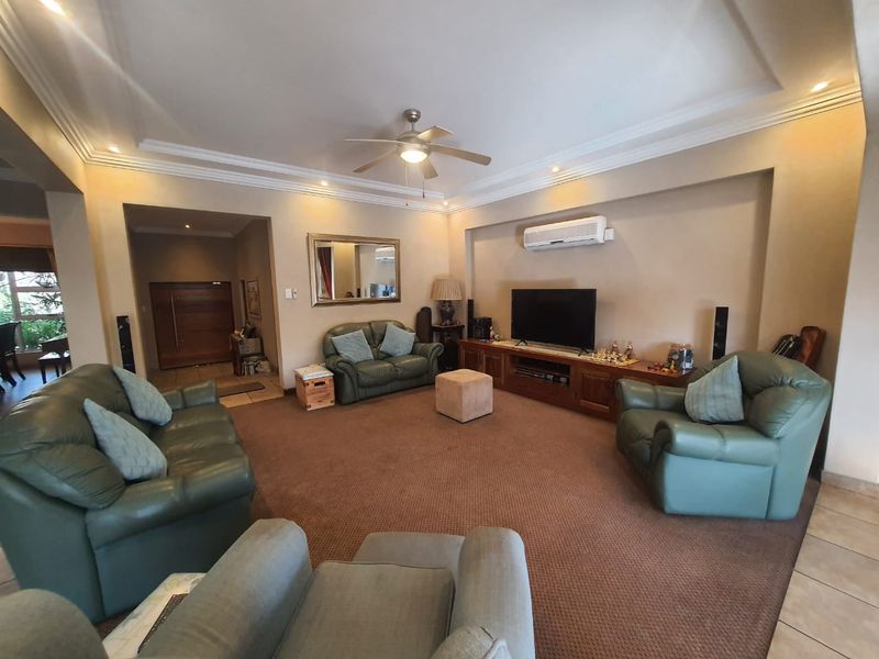 Magnificent Gem In SW 5 Proper Area For Sale.... - Photo 5