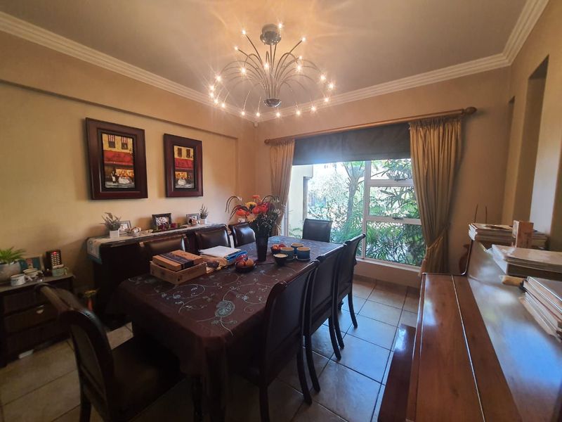 Magnificent Gem In SW 5 Proper Area For Sale.... - Photo 10