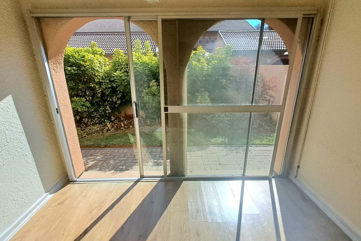 COZY DUPLEX TOWNHOUSE UP FOR GRABS IN THREE RIVERS PROPER. - Photo 3