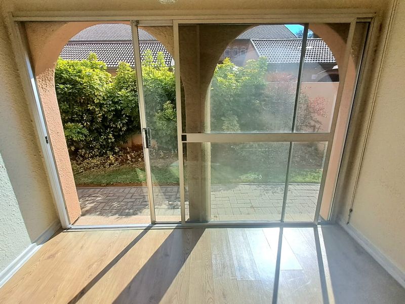 COZY DUPLEX TOWNHOUSE UP FOR GRABS IN THREE RIVERS PROPER. - Photo 3