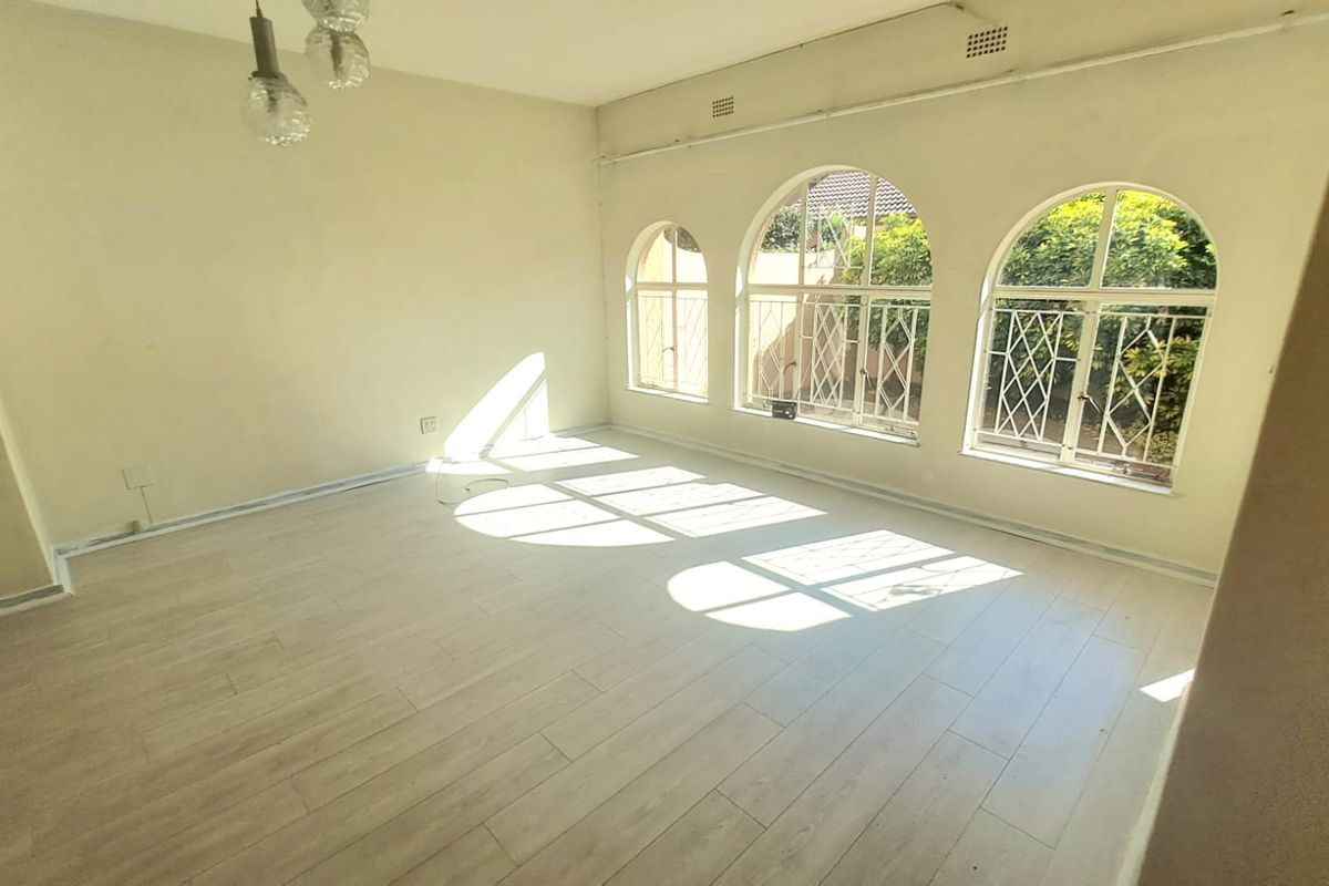 COZY DUPLEX TOWNHOUSE UP FOR GRABS IN THREE RIVERS PROPER. - Photo 4