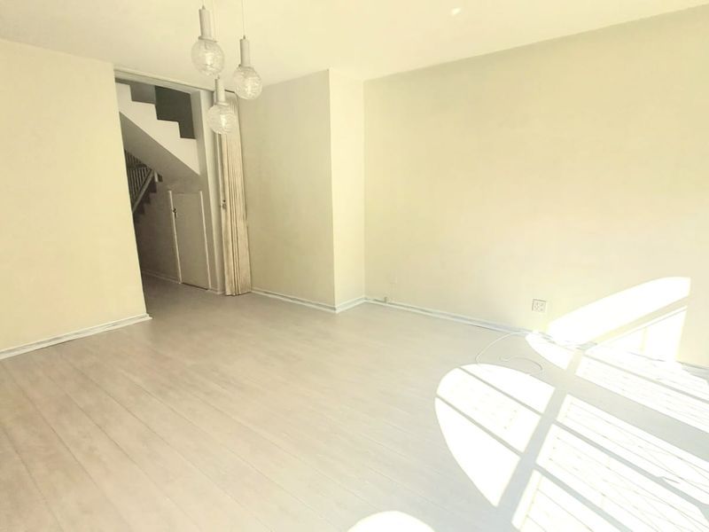 COZY DUPLEX TOWNHOUSE UP FOR GRABS IN THREE RIVERS PROPER. - Photo 5