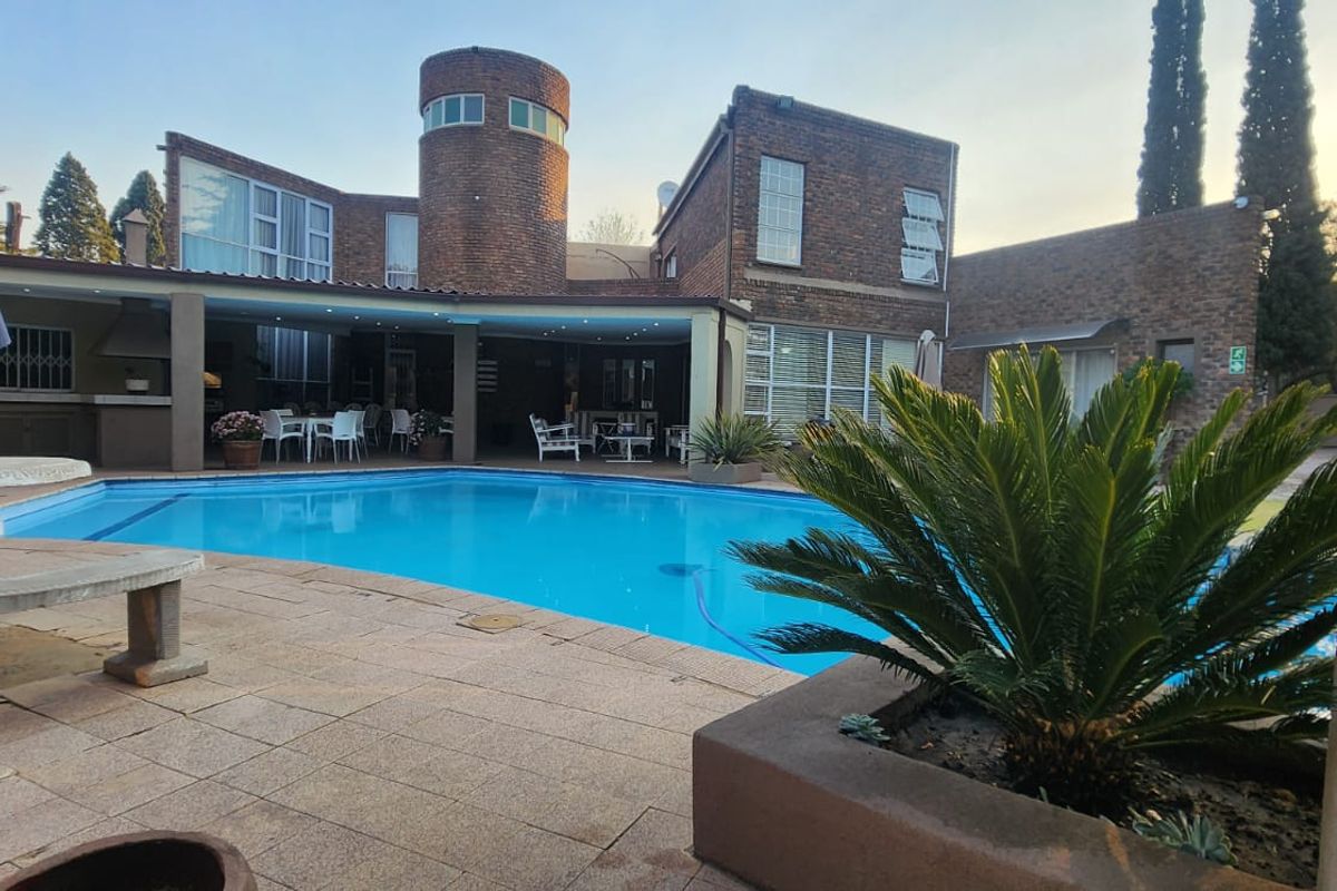 Exquisite Guest House for sale!!! - Photo 2