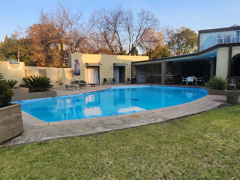 Exquisite Guest House for sale!!! - Photo 4