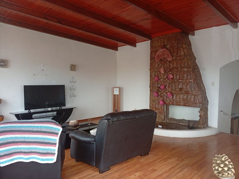 With some renovation ,you could turn this into your dream Palace. - Photo 5
