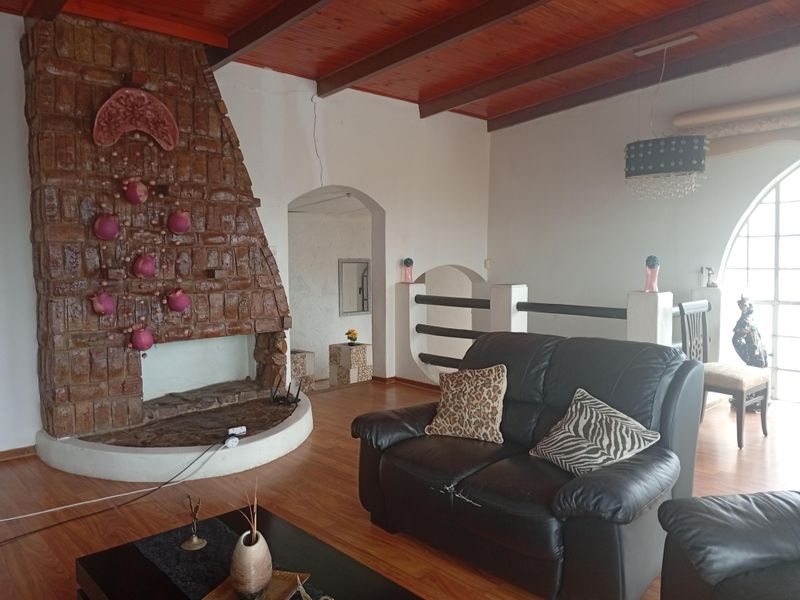 With some renovation ,you could turn this into your dream Palace. - Photo 3