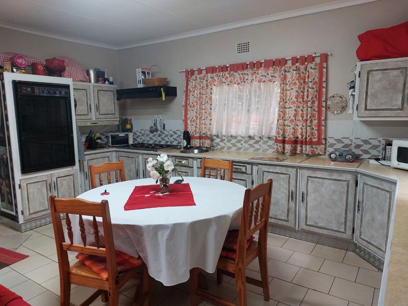 Lovely home with business potential close to CBD with Borehole - Photo 6