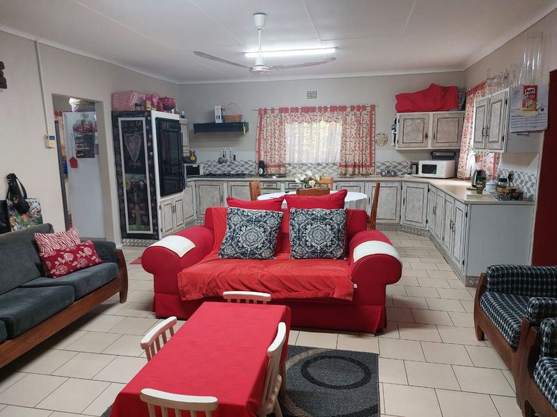 Lovely home with business potential close to CBD with Borehole - Photo 4