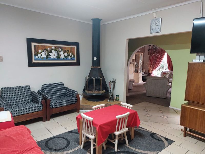Lovely home with business potential close to CBD with Borehole - Photo 6