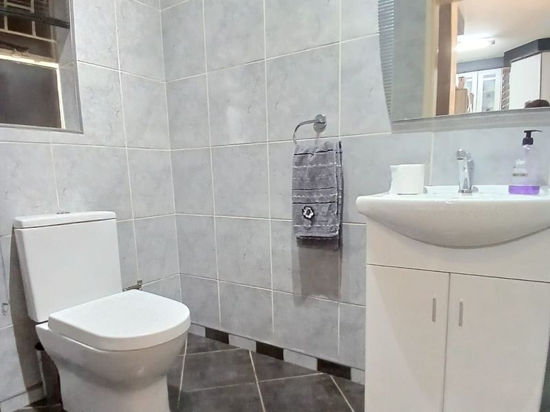 Priced to go! Duplex, facebrick townhouse for sale in Vanderbijlpark - Photo 10