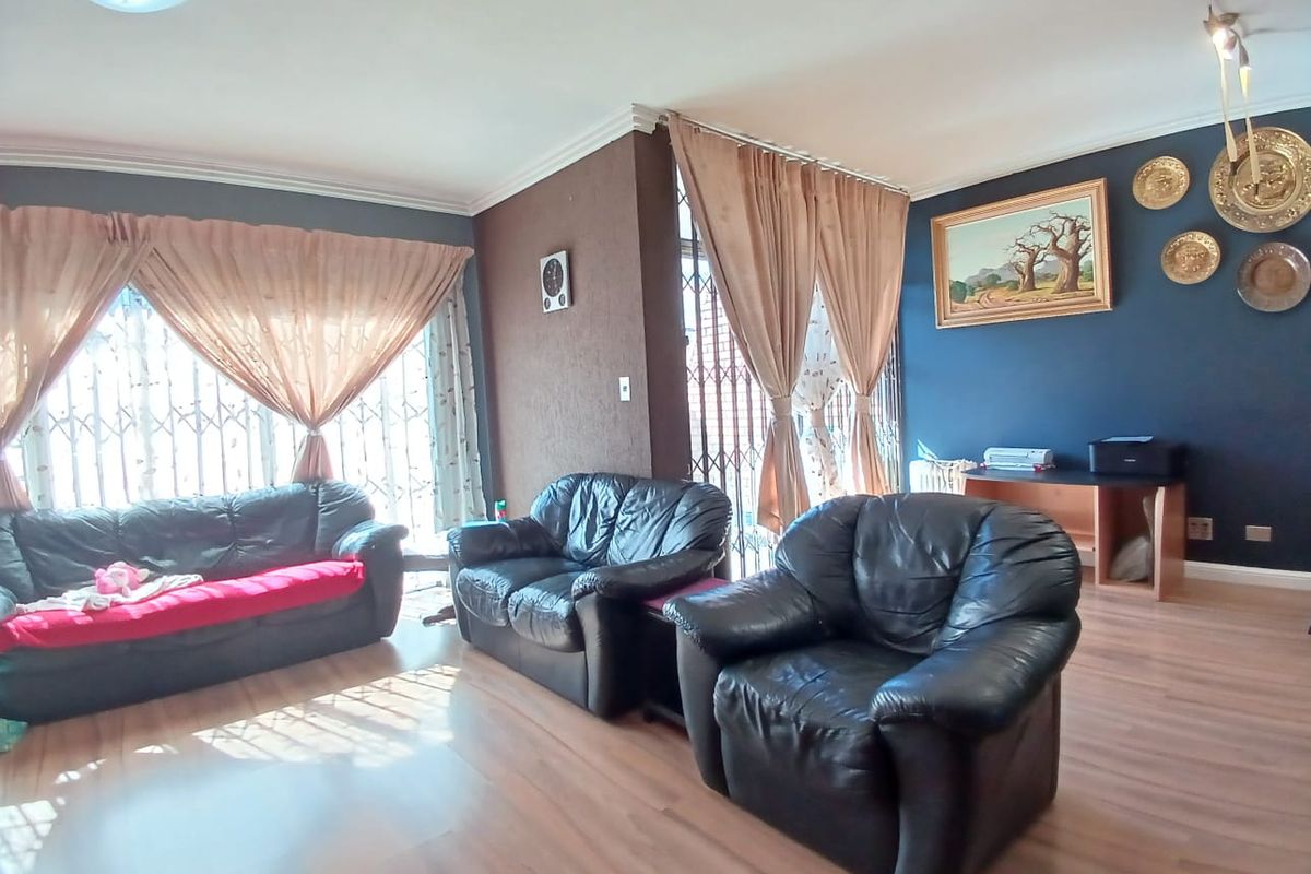 Priced to go! Duplex, facebrick townhouse for sale in Vanderbijlpark - Photo 3