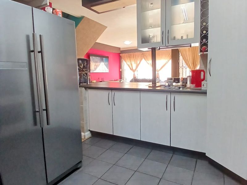 Priced to go! Duplex, facebrick townhouse for sale in Vanderbijlpark - Photo 9