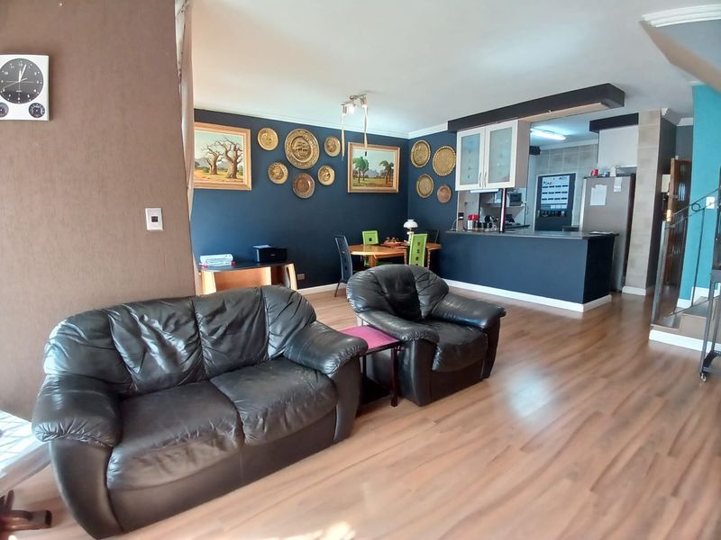 Priced to go! Duplex, facebrick townhouse for sale in Vanderbijlpark - Photo 2