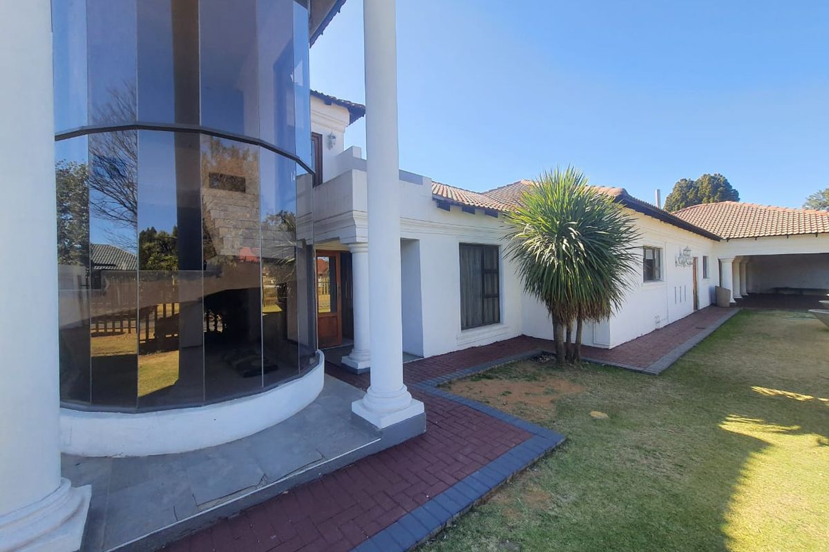 The Potential Is There To Have A Completely Renovated Property With High End Finishing's - Photo 2