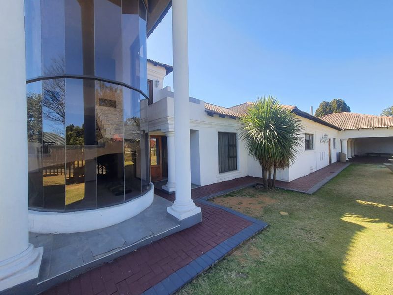 The Potential Is There To Have A Completely Renovated Property With High End Finishing's - Photo 2