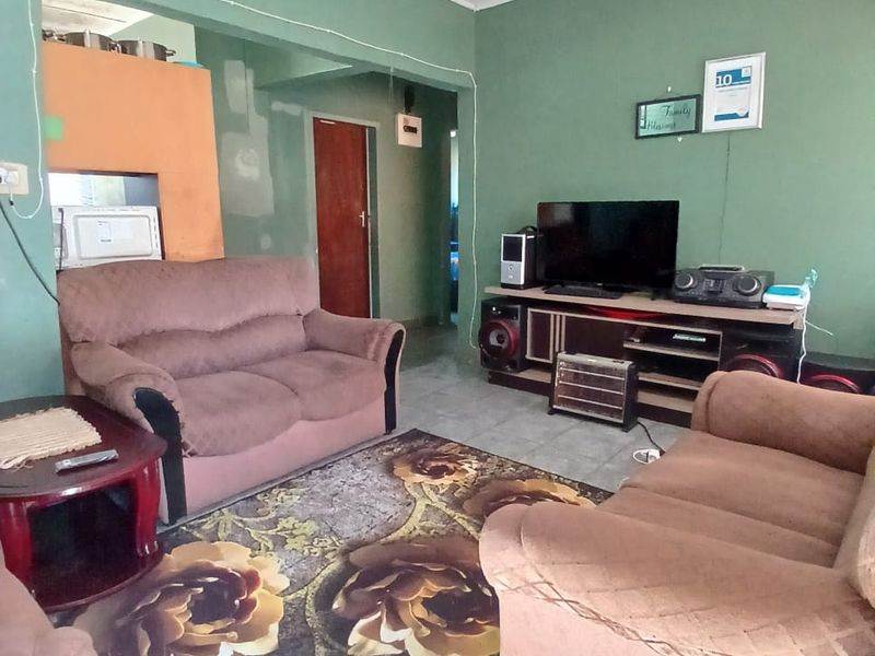 Flat For Sale In Sasolburg - Photo 2