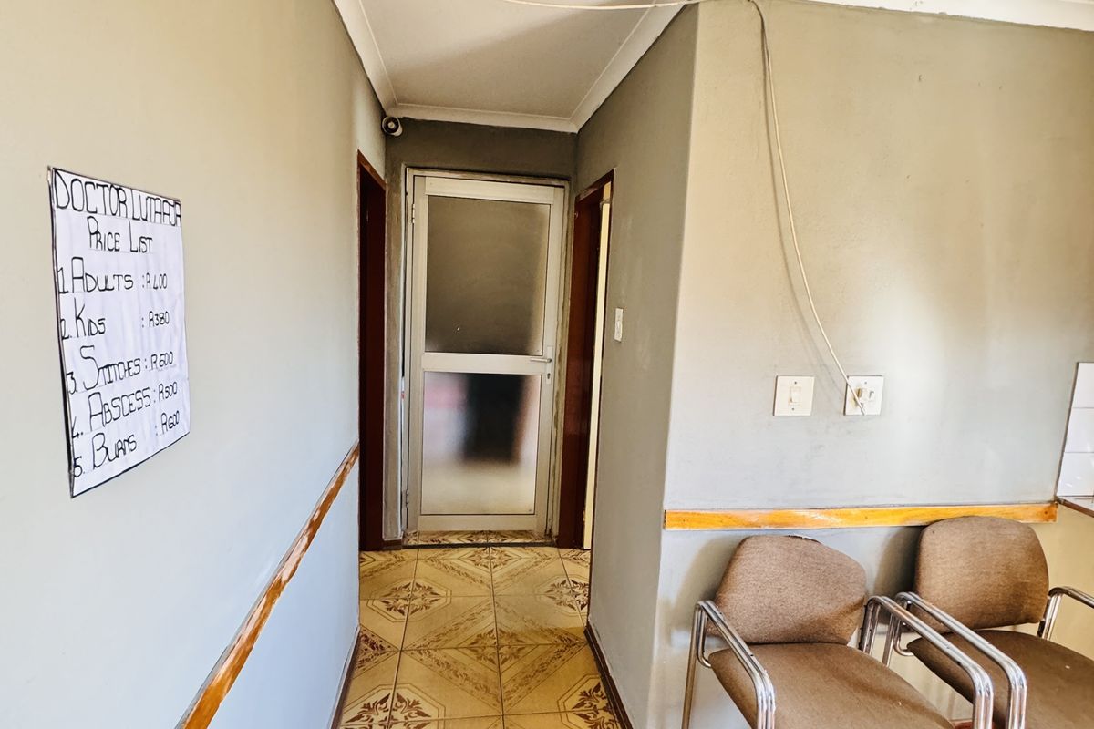 Three bedroom Home With Business Zoning-Ideal For Living or Working - Photo 3