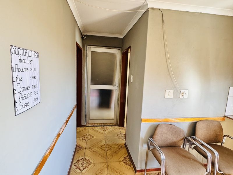 Three bedroom Home With Business Zoning-Ideal For Living or Working - Photo 3