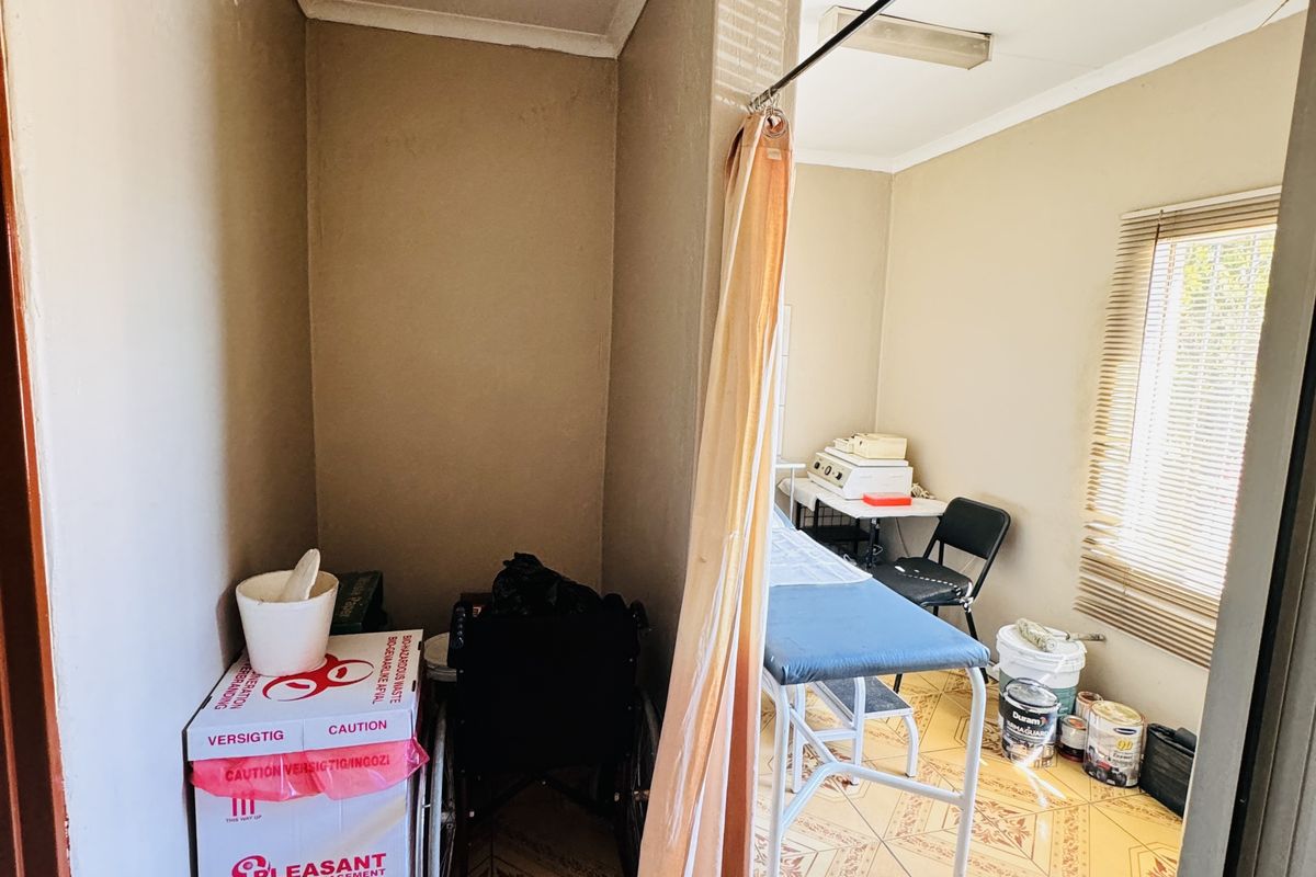 Three bedroom Home With Business Zoning-Ideal For Living or Working - Photo 2